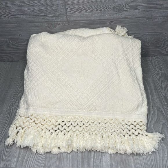 Vintage tassel throw blanket comforter with seashell design bedding - Picture 1 of 10